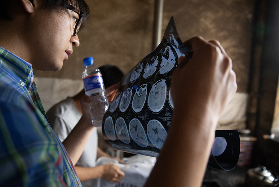 Dr Maoyi Tian working on the SSaSS project in Changzhi, Shanxi Province, China.