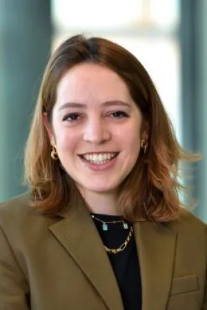 Claudia Batz